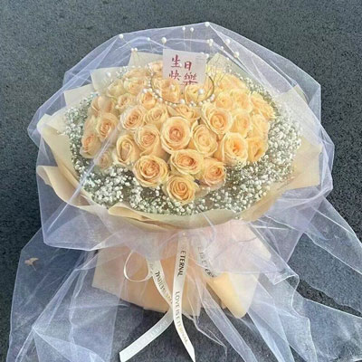 德宏52朵香槟玫瑰满天星，你就是我的全部