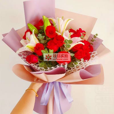 德宏18朵红玫瑰百合，真情相守一生